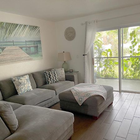 Beautiful Bright & Sparkling 2Bed 1Bath Beach Retreat - Unit 212 โคโคบีช ภายนอก รูปภาพ