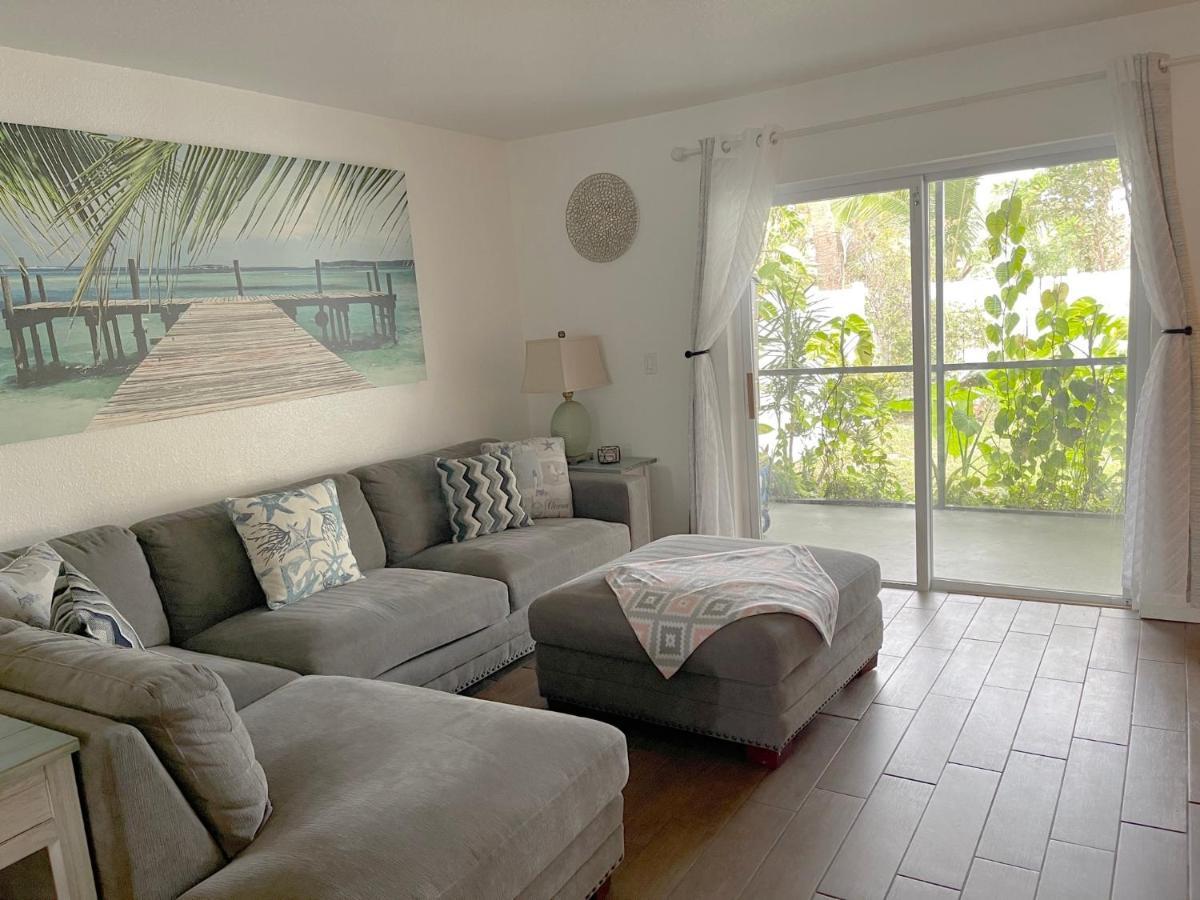 Beautiful Bright & Sparkling 2Bed 1Bath Beach Retreat - Unit 212 โคโคบีช ภายนอก รูปภาพ